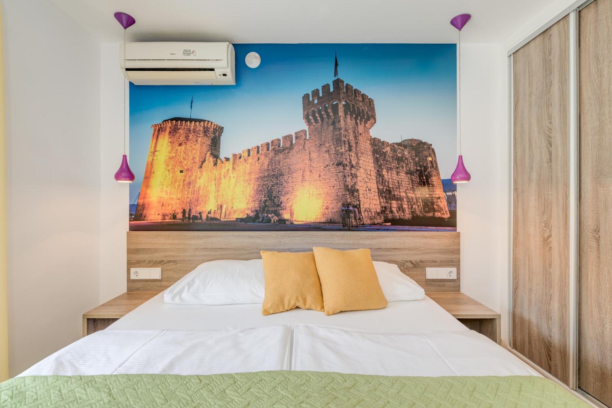Apartments G Трогир Стая снимка