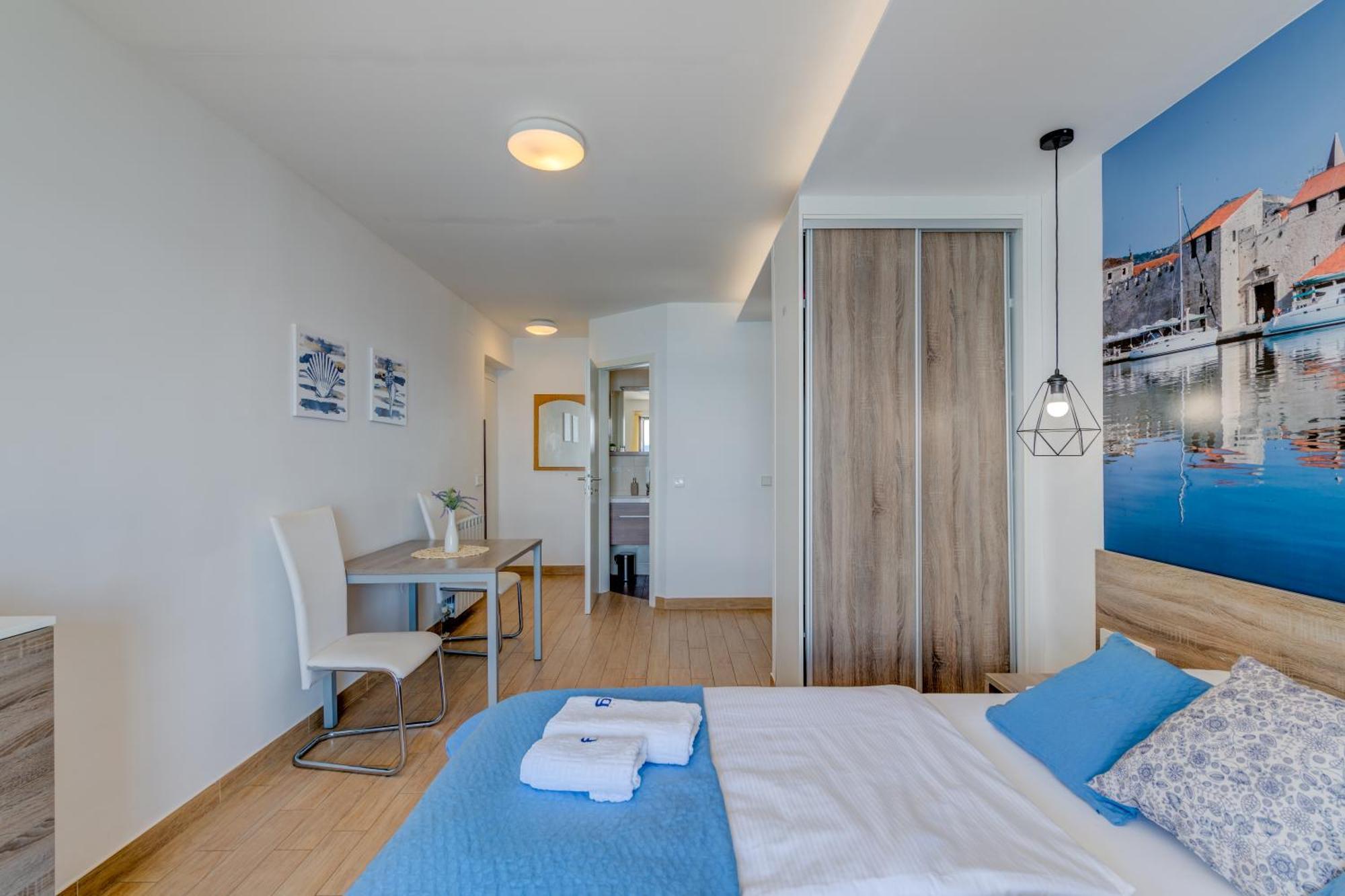 Apartments G Трогир Стая снимка