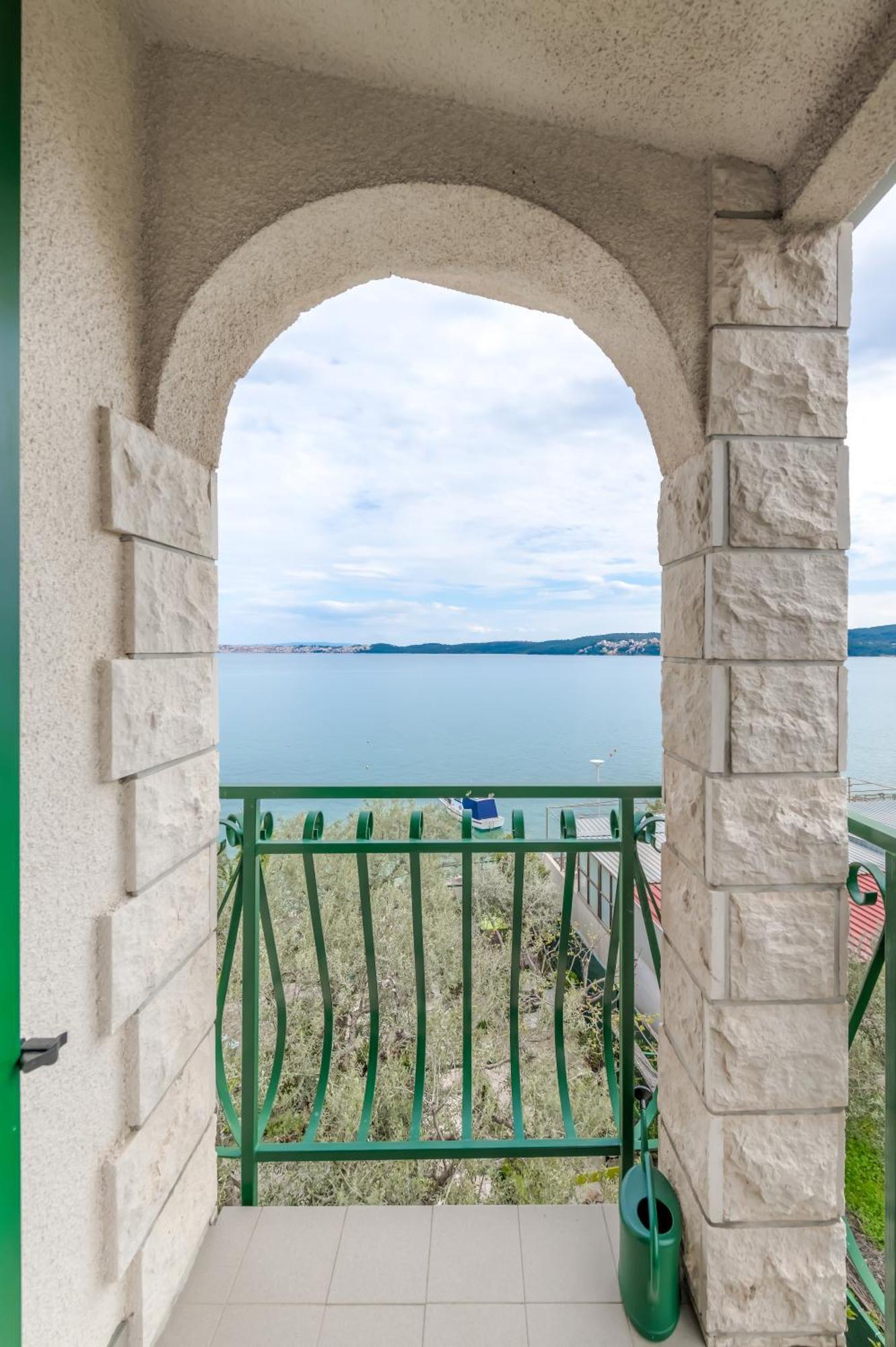 Apartments G Трогир Стая снимка